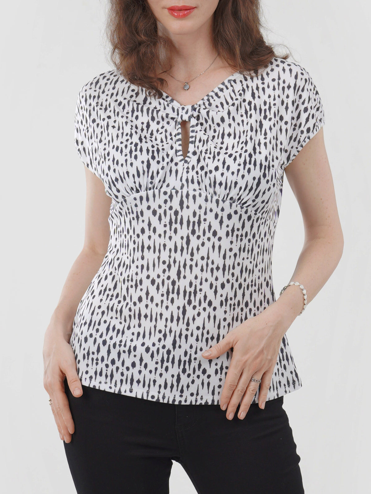 Keyhole Front Top